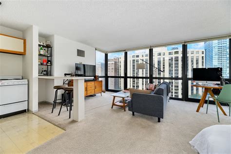 1122 n clark st chicago|1122 north clark for sale.